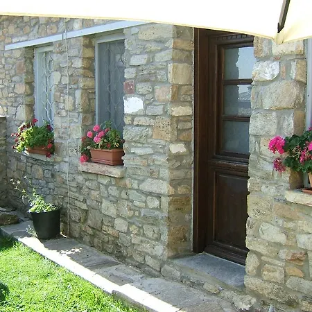 Nives بيت ضيافة